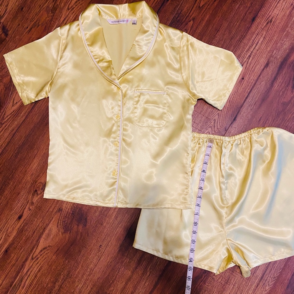 Victoria Secrets satin PJ short set